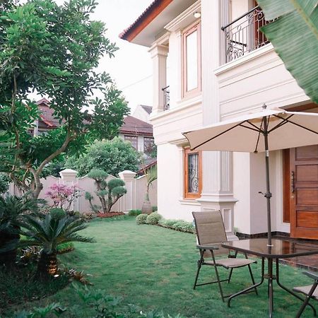 Villa Fernasya House Yogyakarta Exterior foto